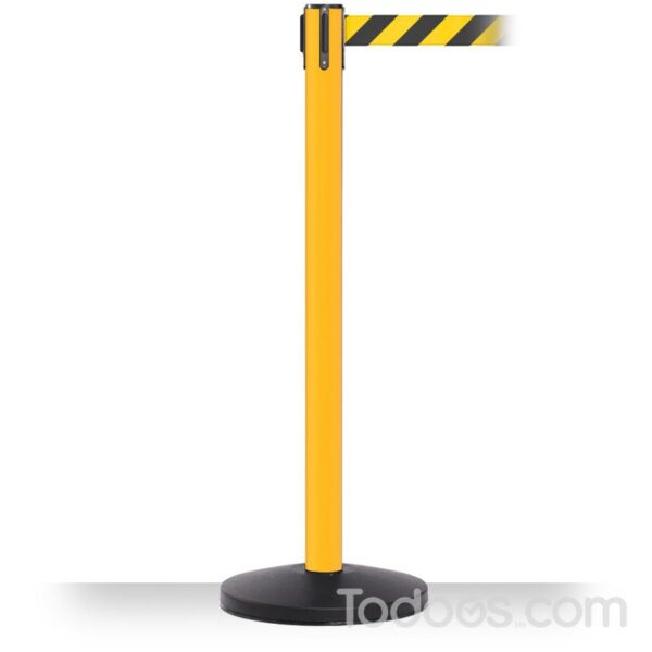 Safety stanchions guarantee safe and effective crowd control