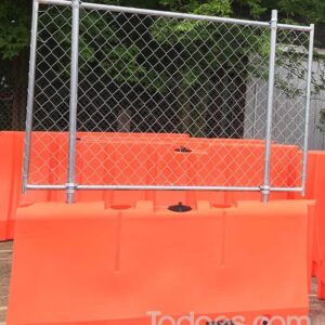 Define clear access with water-fillable plastic jersey barrier! Seamless lengths are possible with easy interlocking barriers.