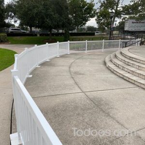 The ModTraditional Fence is designed to offer pure functionality and convenience.